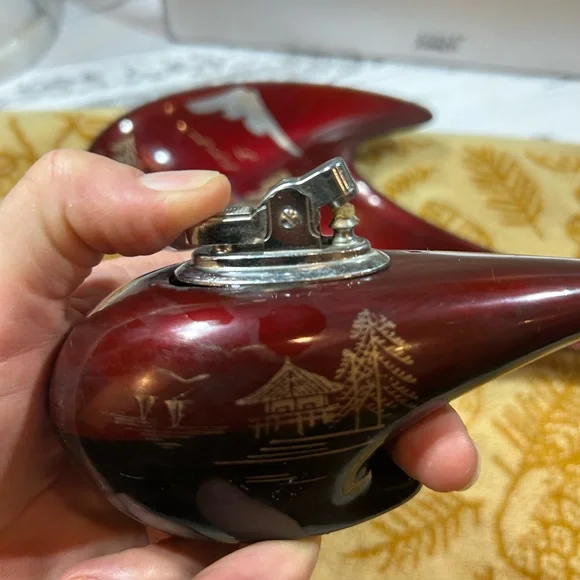 50’s CERAMIC ASHTRAY & LIGHTER Set oxblood MOP inlaid boomerang Japan